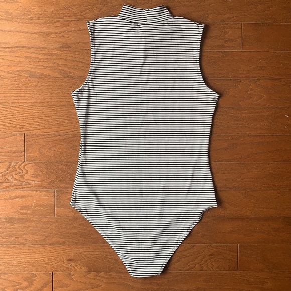 H&M | Black & White Striped Mock Neck Bodysuit M - Picture 10 of 10